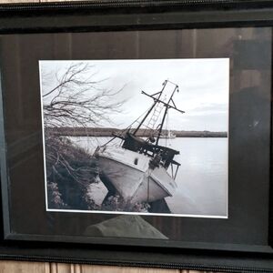 Black and white boat picture  20×24